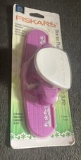NEW Fiskars Scrapbook Paper Punch Border - Spring Flowers