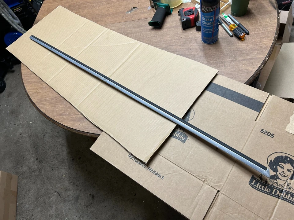 Ford F-150 F-100 XLT 1981 personalizado - tira de moldura delgada superior del conductor delantero Foto 3 de 4