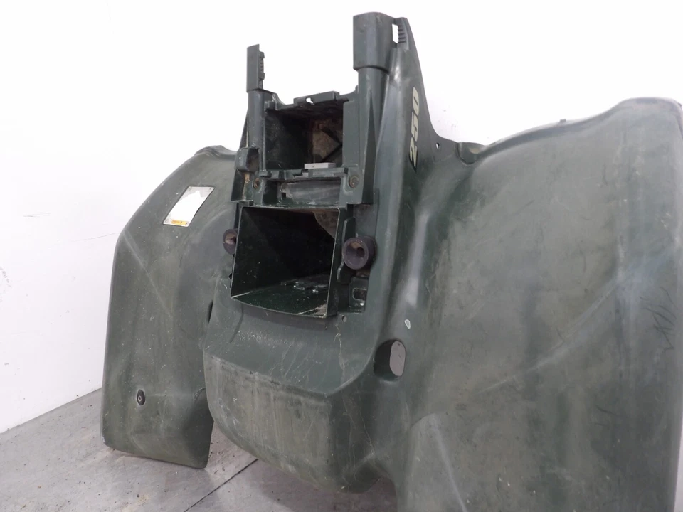 02-14 Suzuki Ozark 250 04 Fender Rear Green 63111-05G00-YT8 36502 - Image 3 of 4