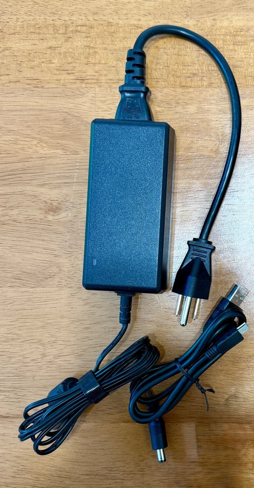 Bryston BOT-1 Optical Transport – Original Box, Manual, USB Cable – Excellent - Image 3 of 4