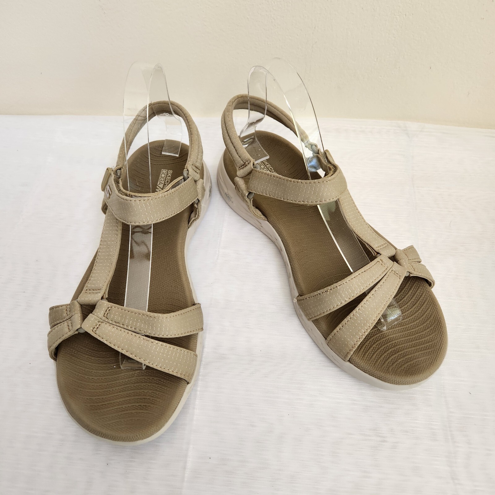 Skechers Goga Max Sandals Women's 9 Beige Hook & Loop Strappy Outdoor Casual Fun