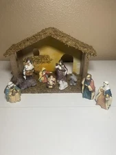 11 PIECE PORCELAIN NATIVITY SET WITH WOOD Manger