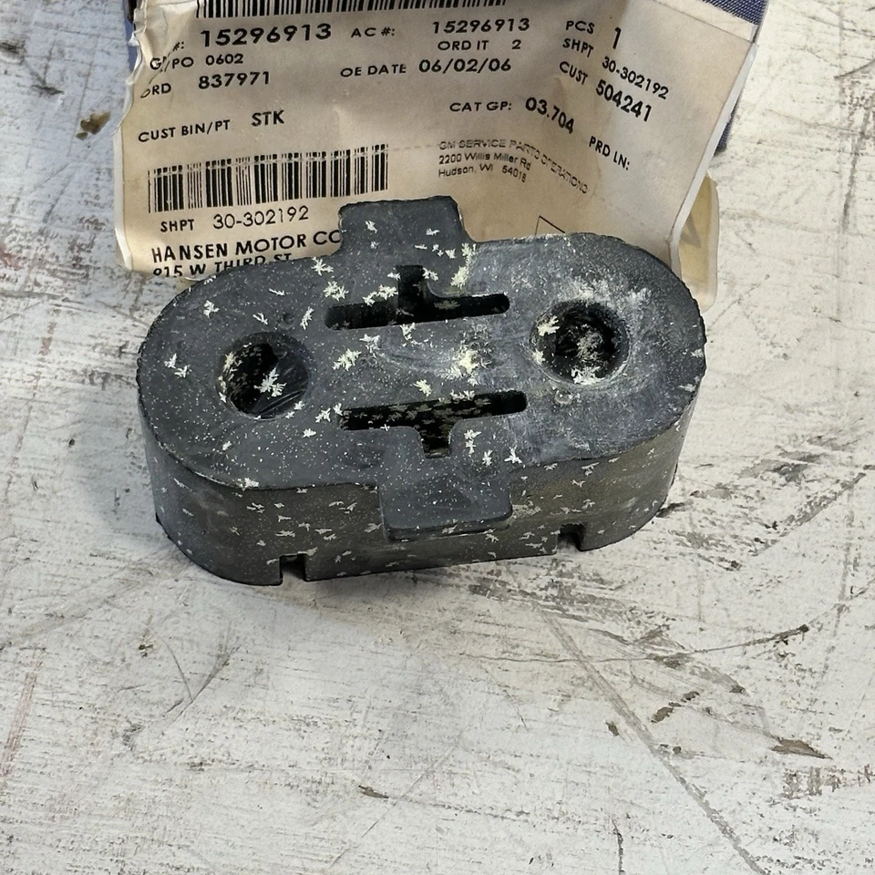 New OEM GENUINE GM 15296913 Muffler W/Tailpipe Insulator Bumper - Image 3 of 4
