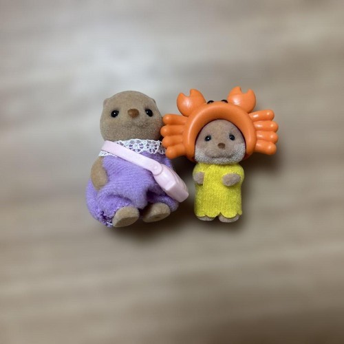 Sylvanian Families Otter Baby Doll Set 2, Marine Creature Series, New
