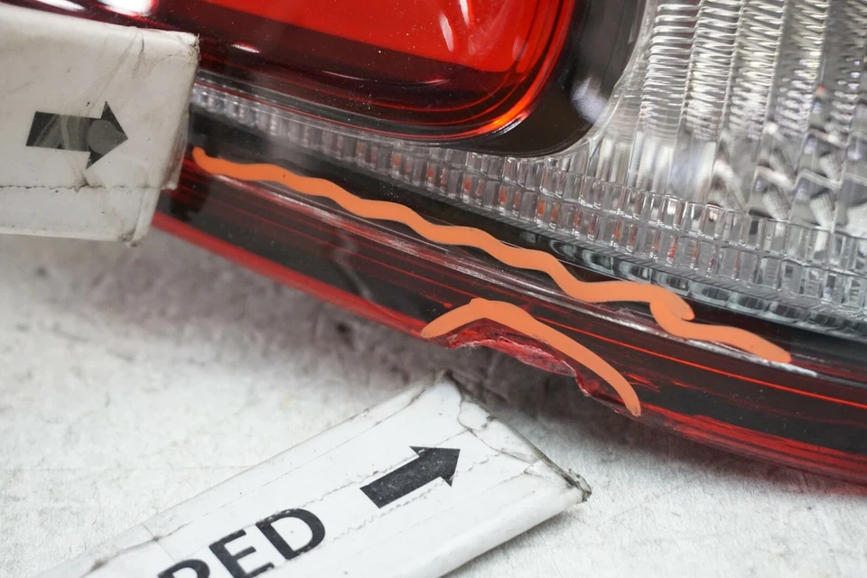 Luz trasera LED derecha Lexus Es350 Sport F 2019 2020 astillada OEM UC43726 Foto 4 de 4