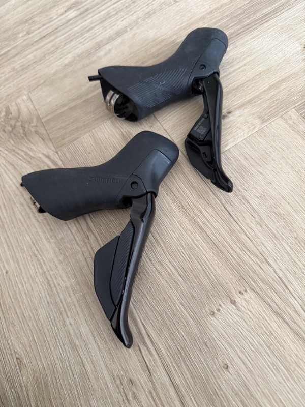 Shimano 105 ST-R7170 Hydraulic Disc Di2 2x12 Speed Shifters