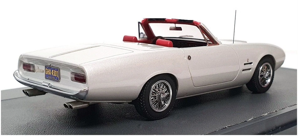 Matrix 1/43 Scale MX10701-031 - 1966 Ghia 450SS Convertible - Silver - Image 2 of 4