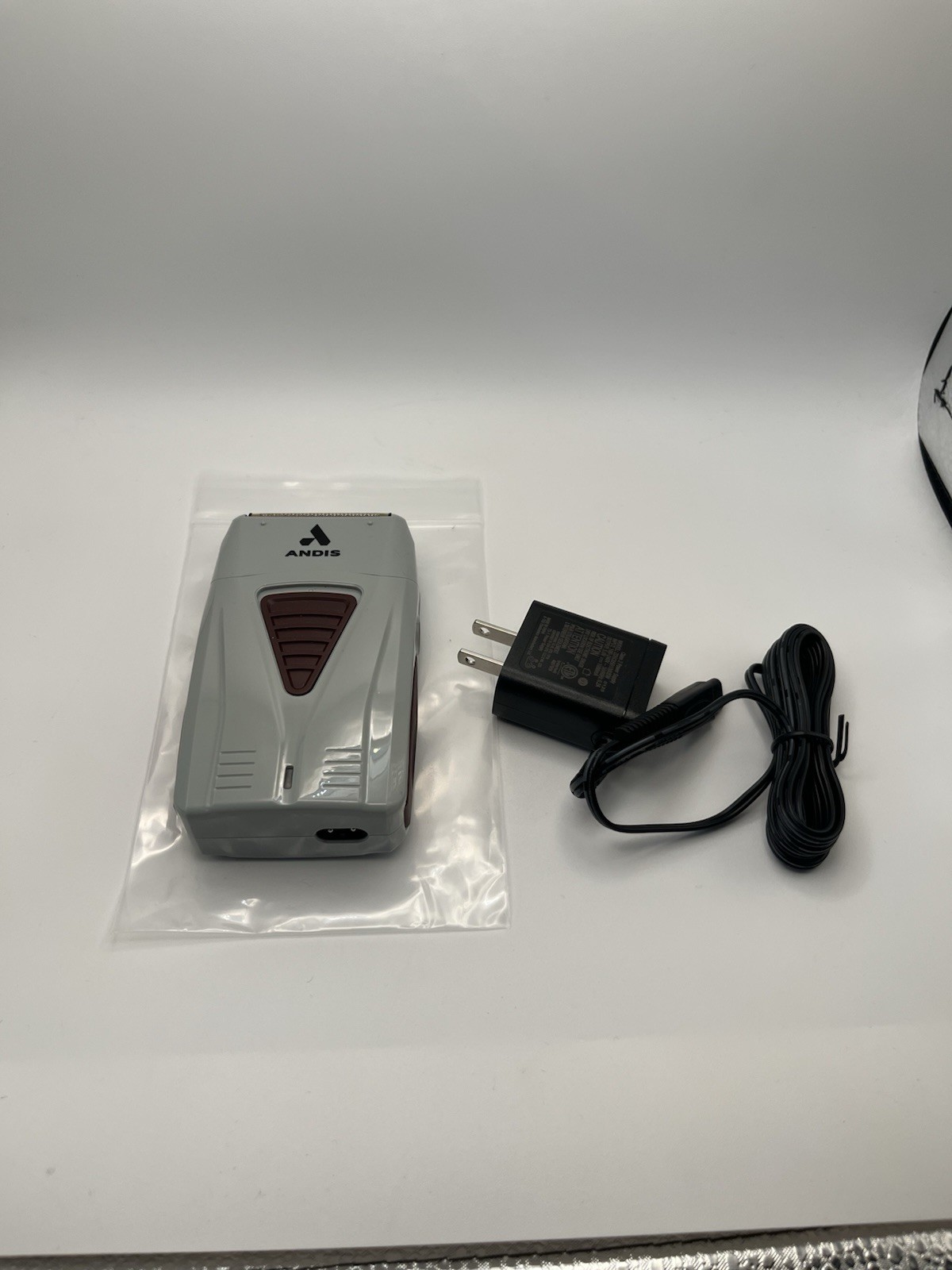 Andis ProFoil Lithium Titanium Cord/Cordless Shaver #17235 *NO BRUSH*
