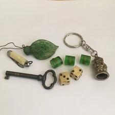 VINTAGE LOT KEY DICE KEY CHAIN AND MORE ALL VINTAGE FUN LOT MISC KITCHEN DRAWER