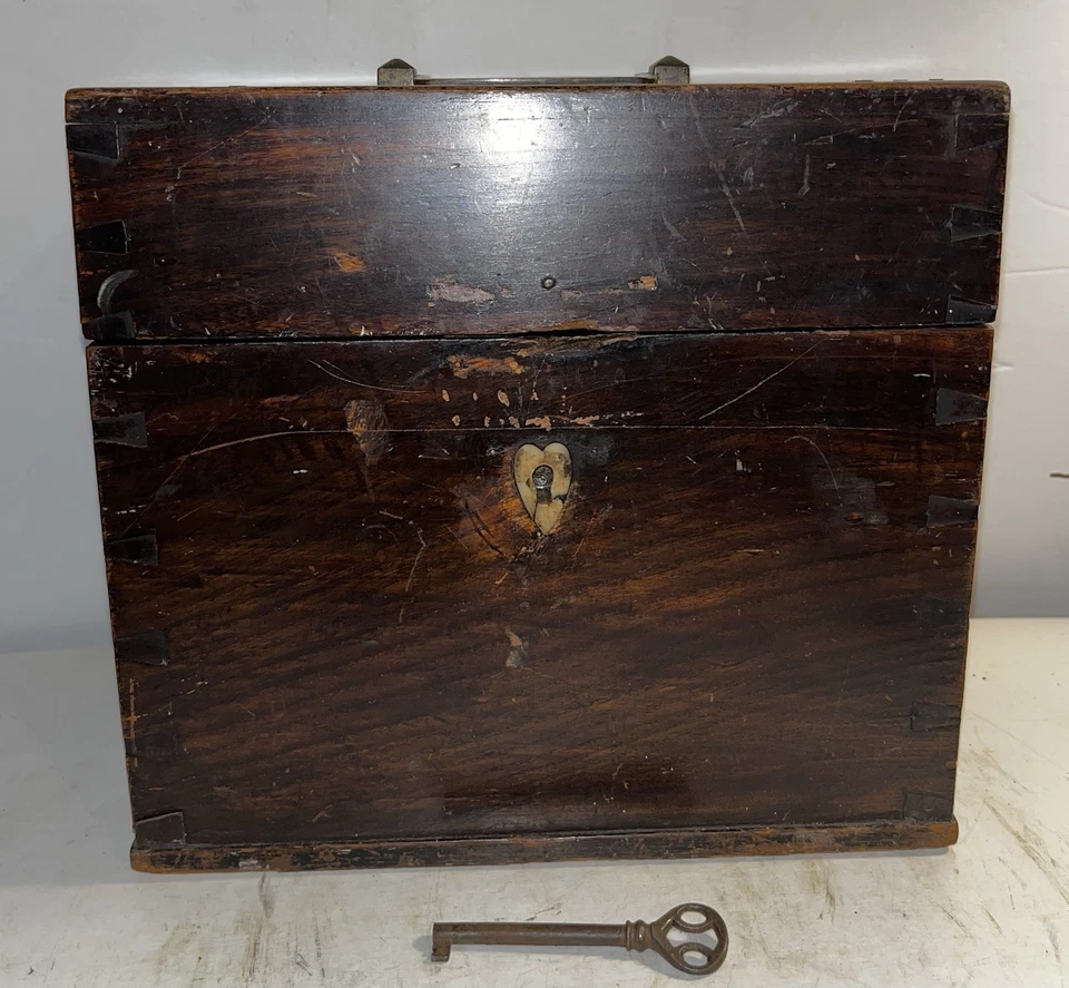Very Fine 1830 Tantalus Liqueur Cabinet Ship Captain's Chest PONTILED Bottles - Image 2 of 4