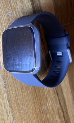 Fitbit Versa FB415 SE Fitness Smartwatch Activity Tracker Gray No Charger