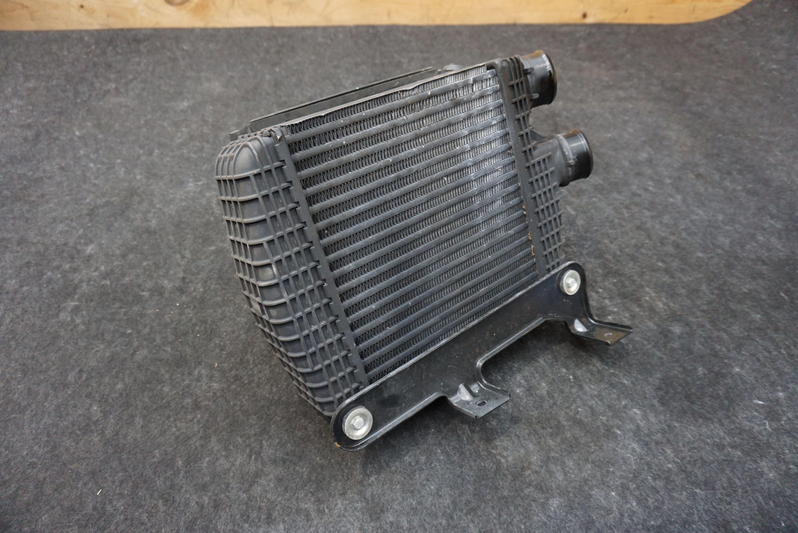 Front Right Radiator Intercooler Assembly 670109551 Maserati Ghibli M157 14-17+