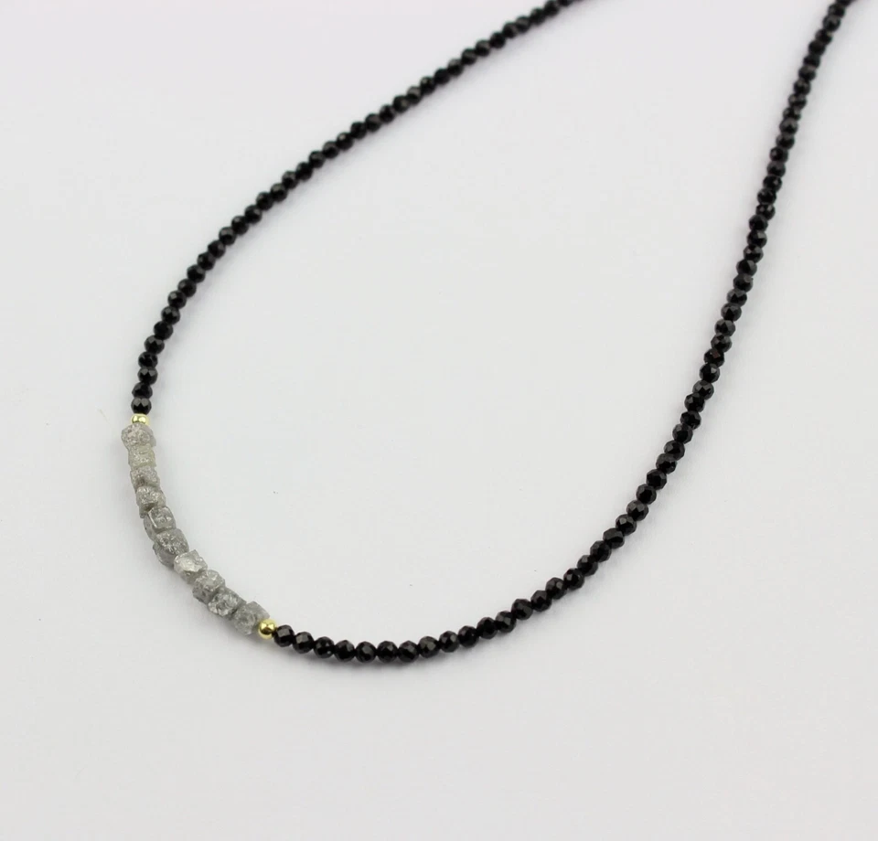 Collana In Spinello Con Cubi Di Diamante Grezzo Bianco-Grigio Regalo 46 Cm - Immagine 4 di 4