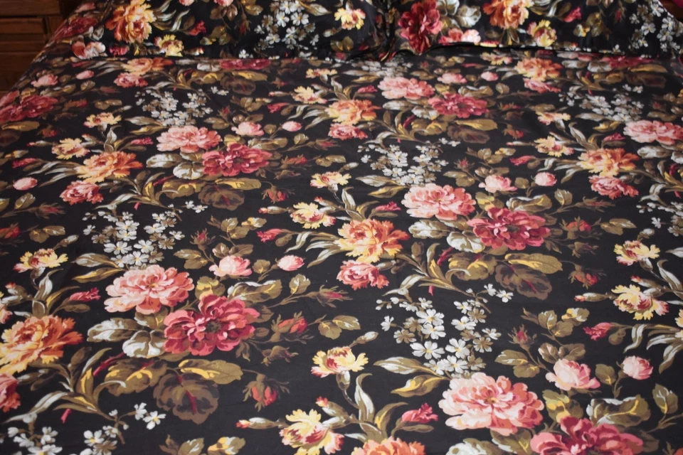 AMERICAN LIVING RALPH LAUREN CARDIFF FLORAL Queen Comforter & 2 Shams  - Image 2 of 4