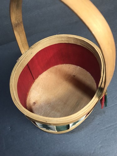 FTD~Red, Green & White Wooden Christmas Basket With Bamboo Handle And Trim - Picture 3 of 7