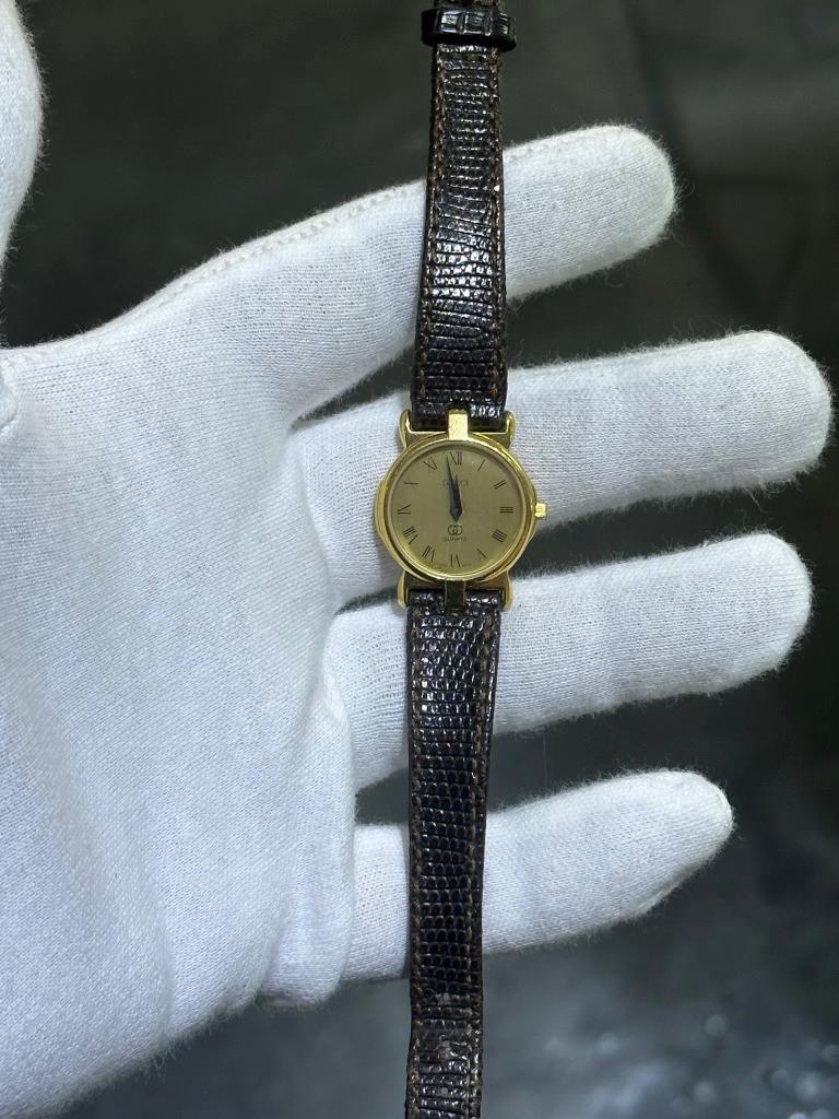 GUCCI Vintage Round Gold Dial Leather Strap Watch PARTS ONLY GUCCI Vintage Round Gold Dial Leather Strap Watch PARTS ONLY