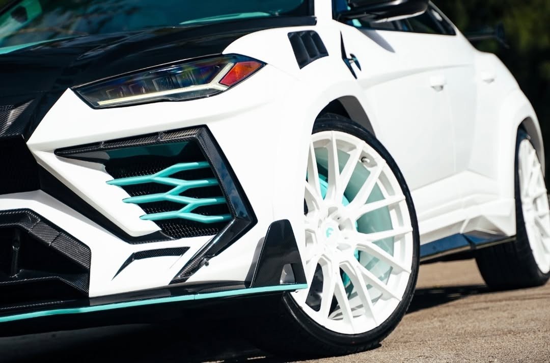 Wide Body Kit For Lamborghini URUS 20-24  Classic Carbon Fiber With Hood New 