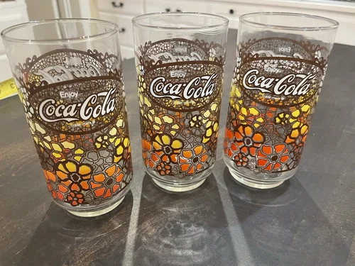 Coca-Cola Tiffany Style Vintage 1970’s Floral Hibiscus 5.5" Glasses (Set of 3)