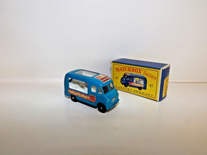 MATCHBOX REGULAR WHEEL NO. 47-B COMMER ICE CREAM CANTEEN BLUE BODY MIB