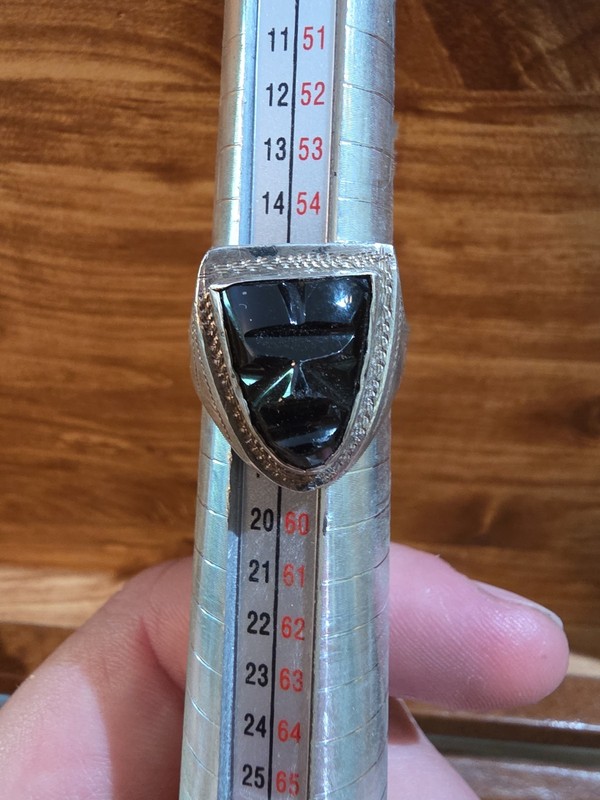 Beautiful Handmade Vintage 925 Sterling Silver Onyx Ring Depincting A Face Size8