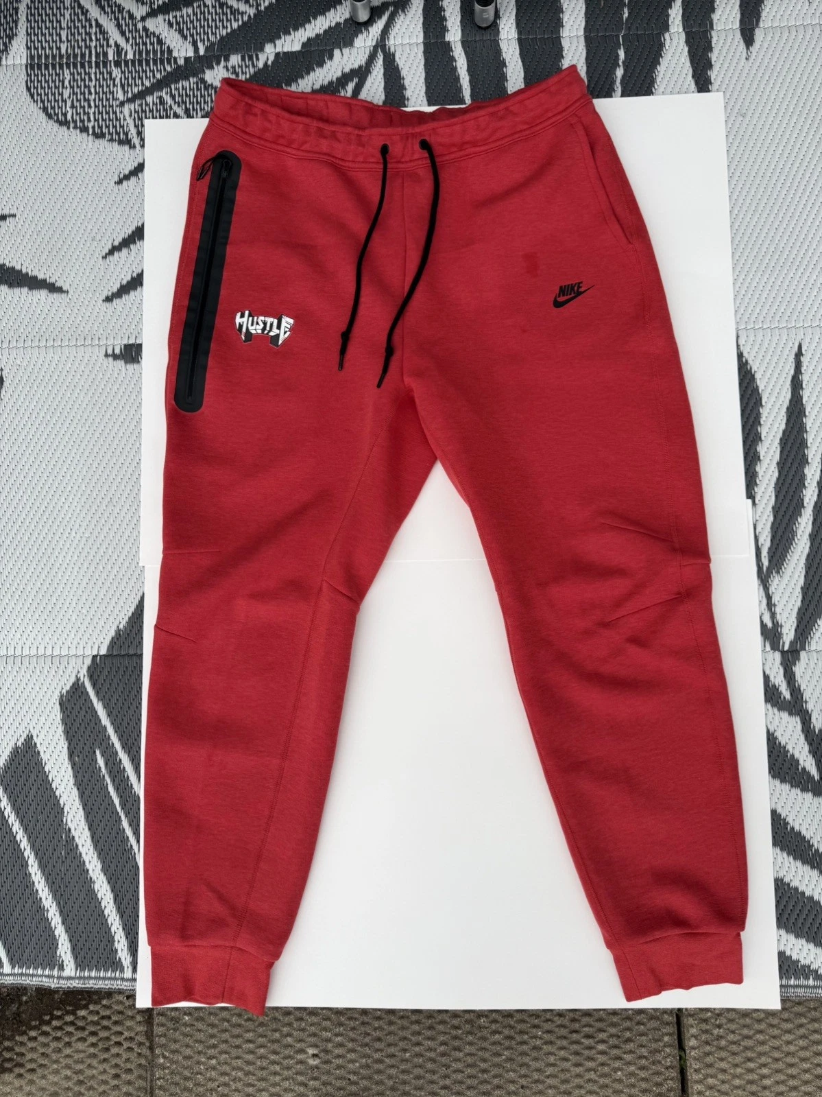 (Grizzlies G League) NBA Player Issued Nike Tech Fleece Joggers Red size XL