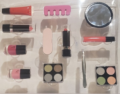 Simple Pleasures 12 Day Cosmetic Set - Picture 3 of 3