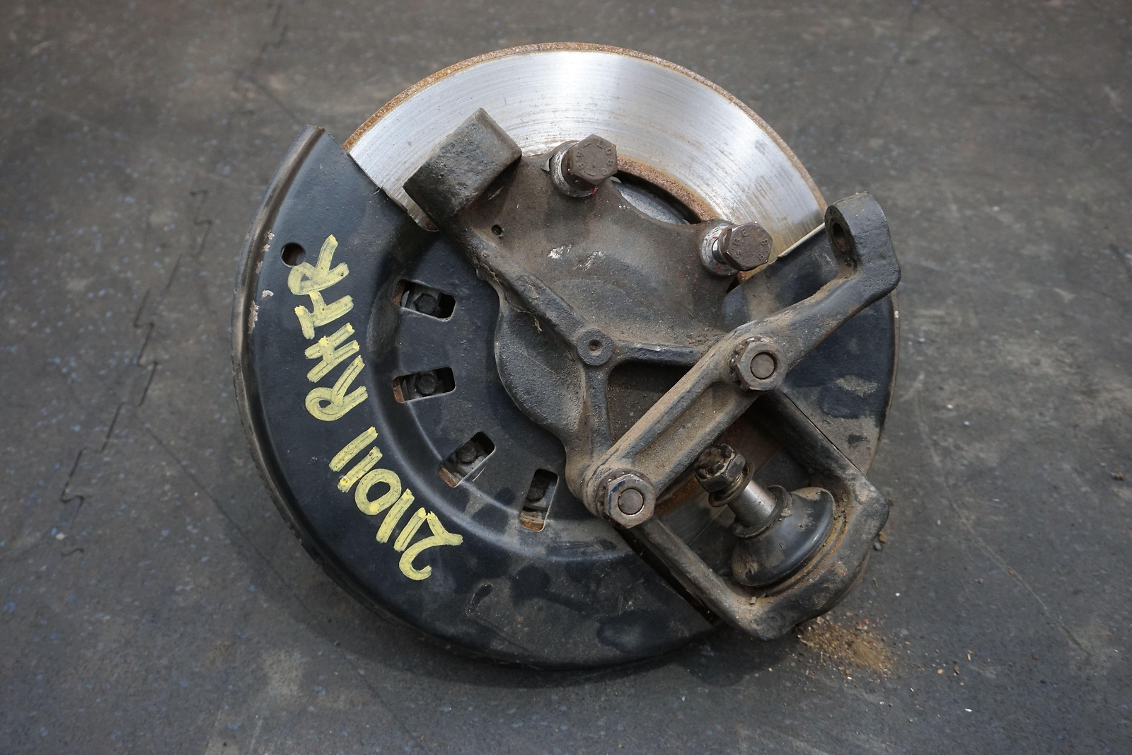 Front Right Passenger Spindle Knuckle Hub Assembly Brake Rotor Maserati Merak 75