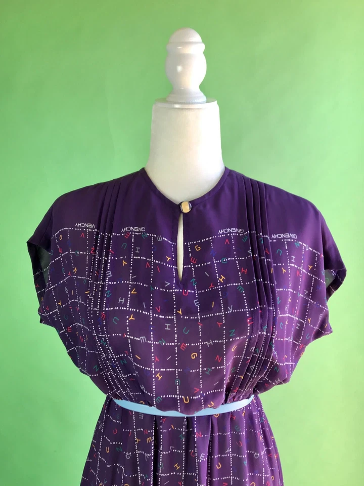 Vestido De Colección Años 80 Givenchy Púrpura Rejilla Deletreado - Talla Pequeña Foto 4 de 4
