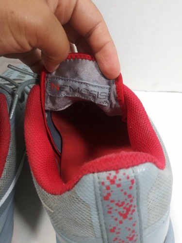 Nike Kobe Mentality Nemesis Basketball Shoes Grey Red 704942-007 Men’s Sz 9.5 (A - 第 7/11 張圖片