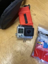 GoPro HERO 4 silver - Excellent condition - 2x extra batteries + accessories 