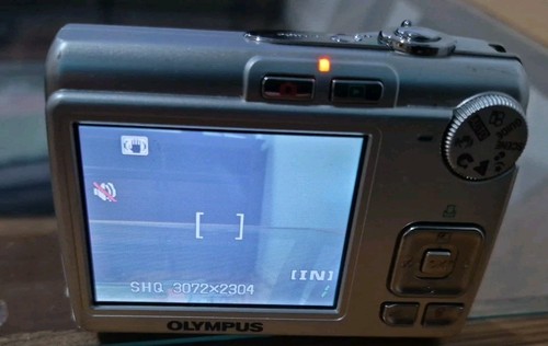 Olympus Digital Camera FE-210 7.1MP Silver - GREAT CONDITION- No Memory Card - Picture 8 of 8
