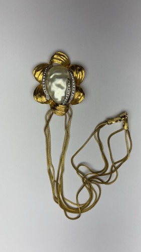 Vintage Cultured White Pearl Gold Tone Necklace - Image 1