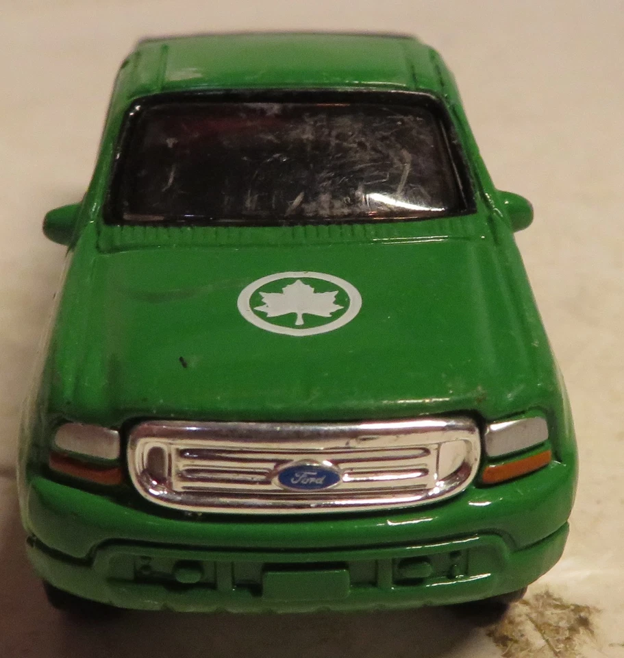 Camioneta pickup Realtoy New York Central Park Ford serie F verde diecast 1:64 RARA Foto 3 de 4