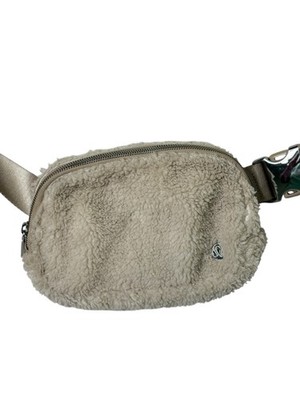 Lululemon Everywhere Belt Bag Fanny Pack Beige Cream Fleece Sherpa | eBay