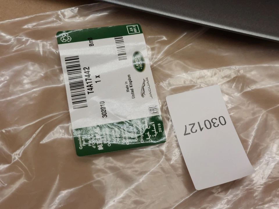 JAGUAR F-PACE X761 Front Right Fender Vent Finisher T4A17442 NEW GENUINE — 第 4/4 张图片