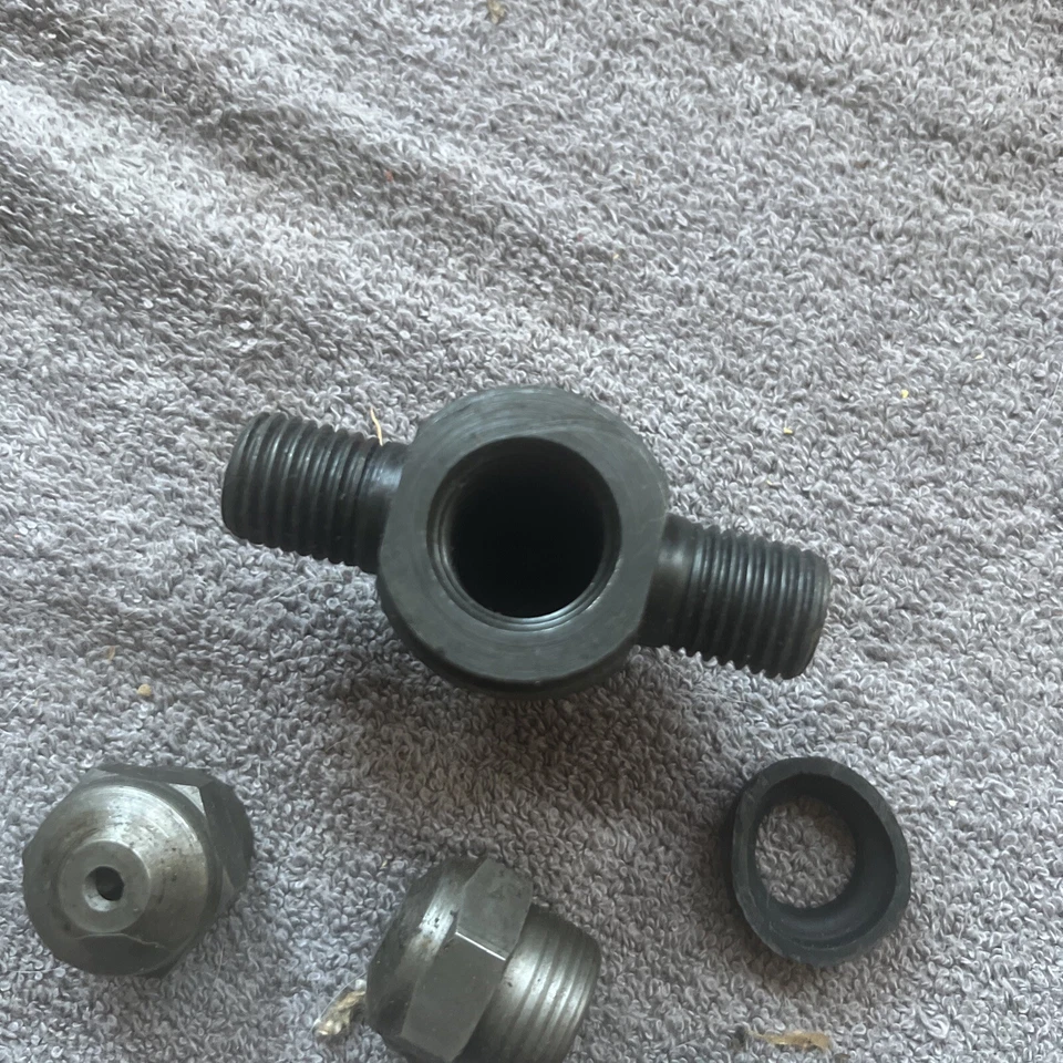 复古 NOS 1957 - 1963 Rambler 1952 - 1956 Nash Lower Trunion — 第 3/4 张图片