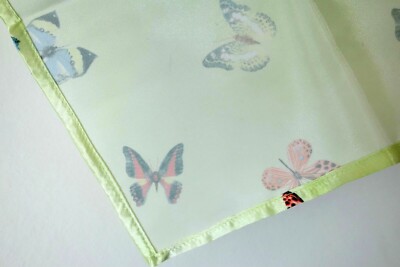 Foulard Carré Larroque Paris Vert Anis Motif Papillons 44x45 Cm - Neuf Sans étiquettes, Made In France