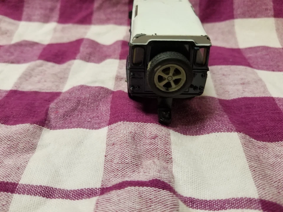 New Ray Newr19913A Land Rover Defender 110 Carabinieri 1/43 - Immagine 2 di 4