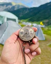 Antiker Funktionierender Kompass, Gravierter Kompass, 100 Jahre Kalender Kompass