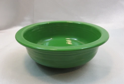 Homer Laughlin FIESTA Round Vegetable Serving Bowl 8-3/8" Shamrock Green VTG.