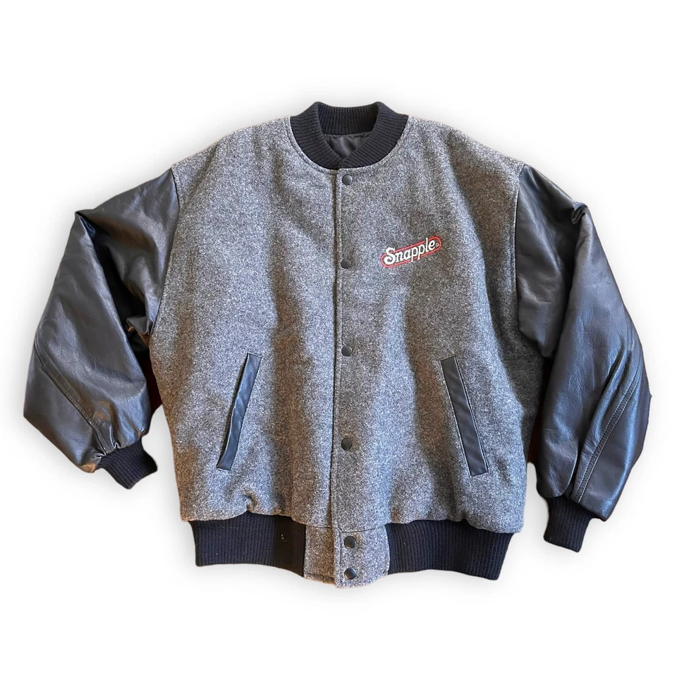 Chaqueta de cuero bordada Snapple Varsity de colección rara mangas XL Foto 2 de 4