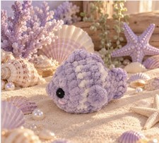 Handmade Crochet Purple Fish Keychain, Amigurumi Gifts, Bag Charm, Room Decor