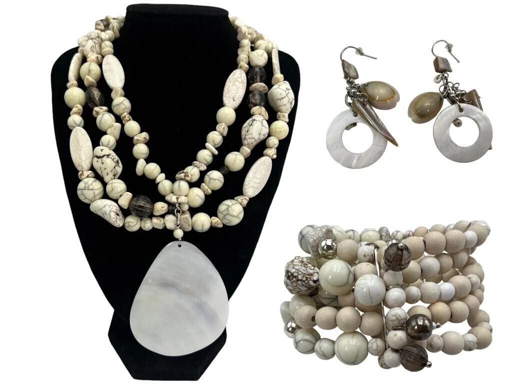 Vintage CHICOS 3 pc. Jewelry Set Shell Parure Necklace Bracelet