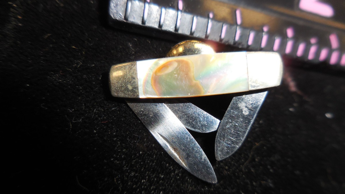 VTG PARKER EAGLE SEKI JAPAN TIE TACK HAT PIN MINIATURE FOLDING