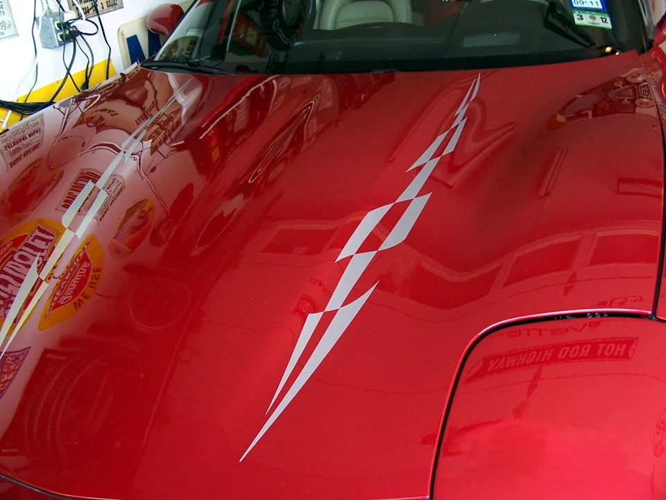 Rayas de capó de carreras a cuadros universales (todos) Chevrolet Corvette Foto 2 de 4