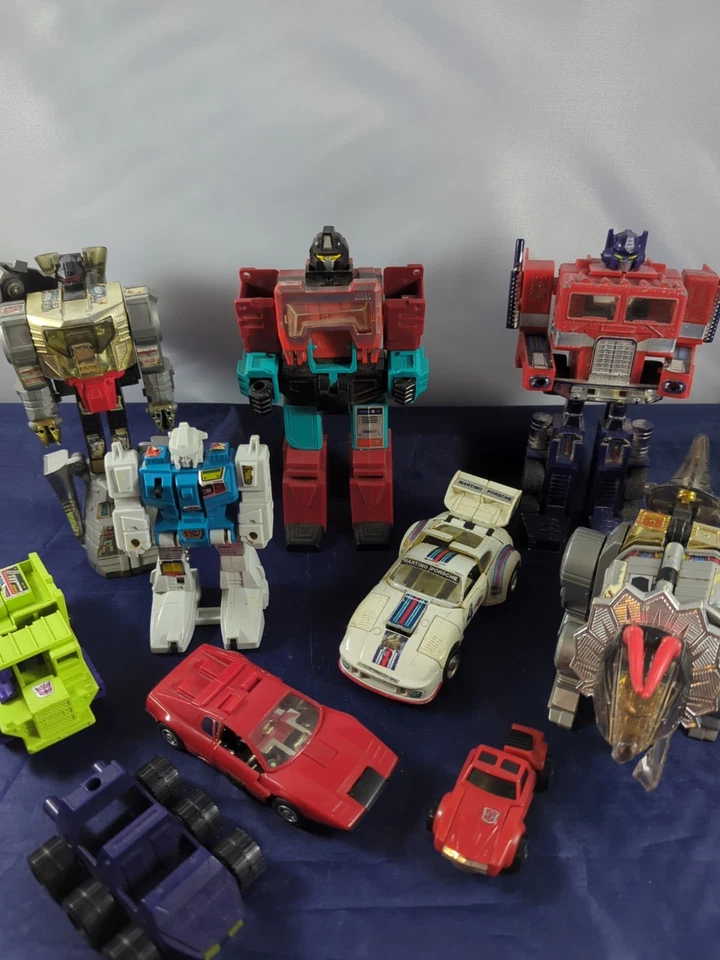 Huge Transformers Collection – Mixed Lot Robots Figures As-Is Parts Hasbro TOMY - Image 3 of 4