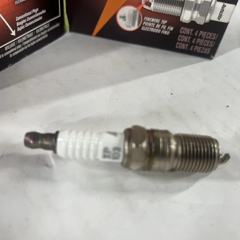 8) AutoLite XP103 Iridium Spark Plugs New  Ford 4.6 5.4  6.8 2v - Image 2 of 3