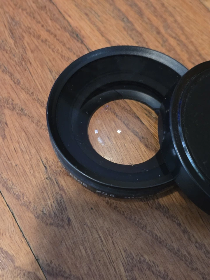 SONY One Touch Wide Conversion Lens VCL-ES06 X0.6 with Cap Black AZ - Image 2 of 3