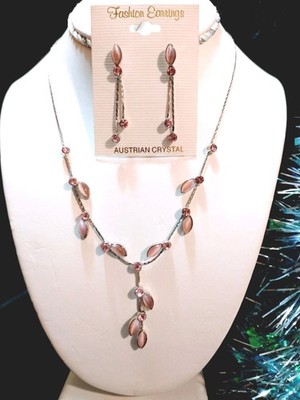 Vintage 90's Austrian CRYSTAL ''Y'' DROP Set MoM's, PROM's or DaD's 4 Grad's NOS