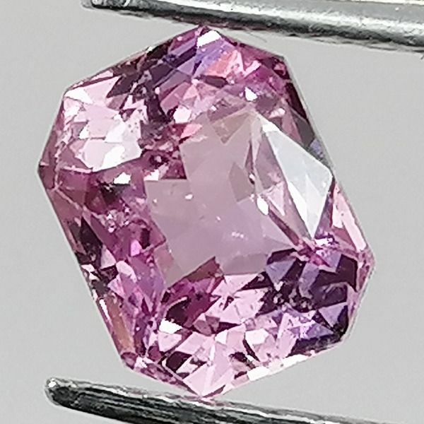 Saphir rose de 0.77 ct pour cadeau d'anniversaire de mariage précieux